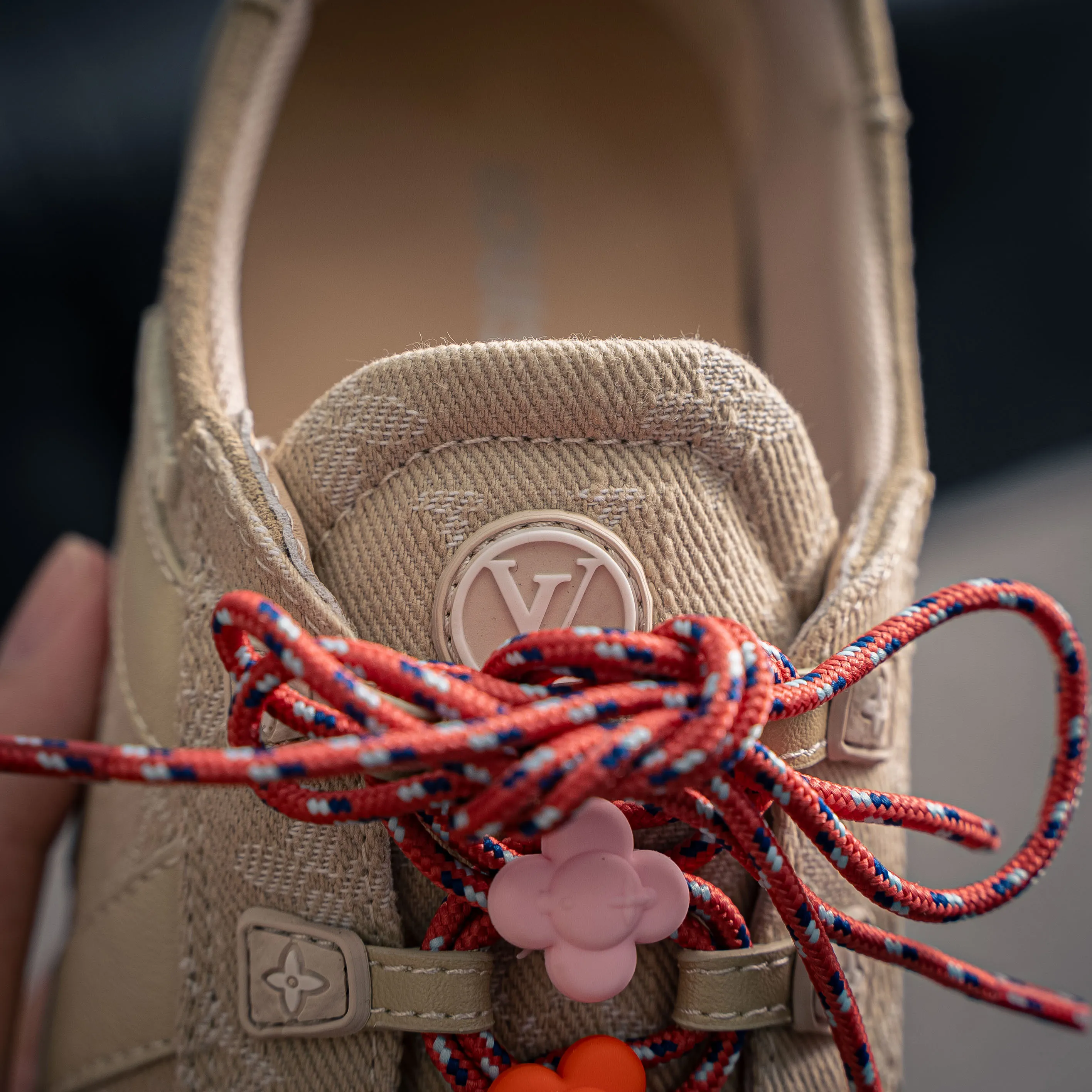 # LV SNEAKERWA Sneakers LV Sneakenina Sneakers Cowhide Leather ， mono grammar Canvas LV ， Shoes